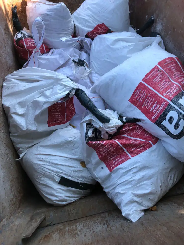 Asbest reste in Big Bags