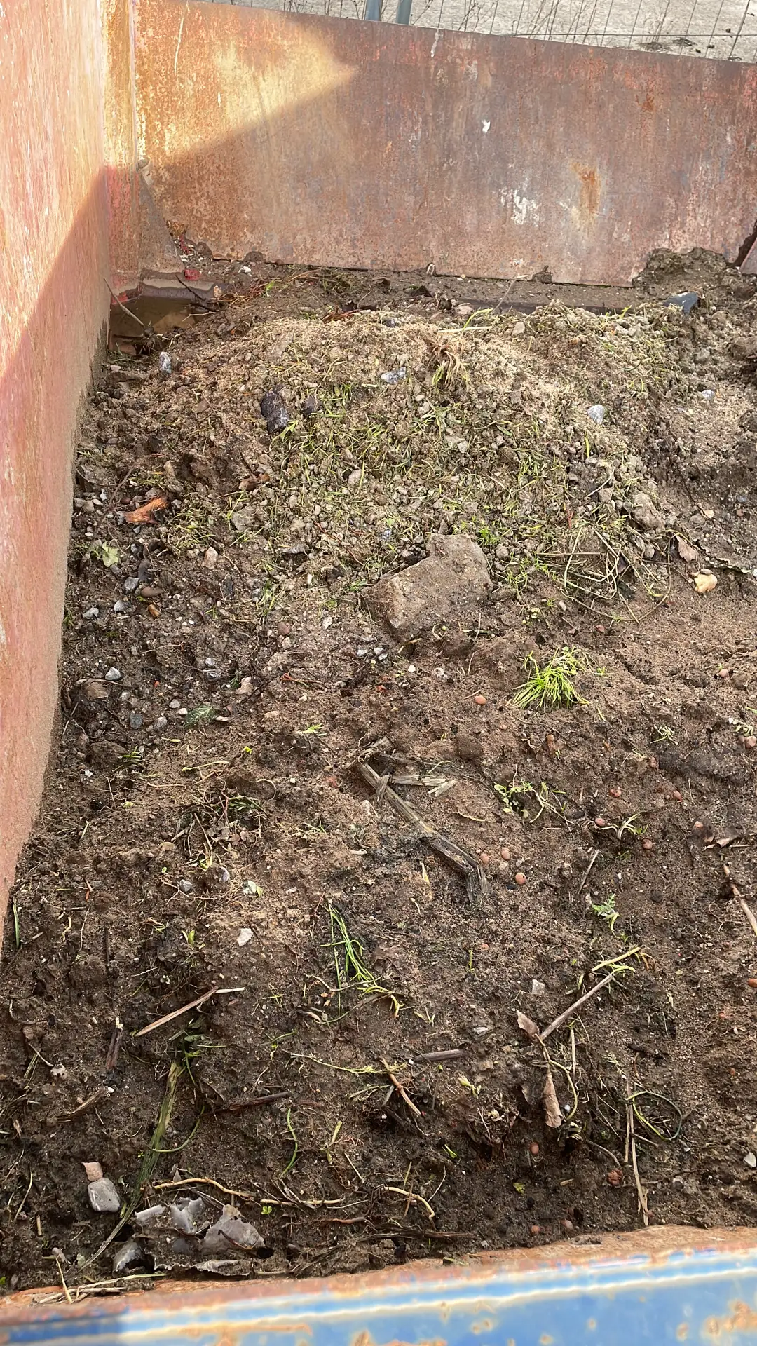 Boden mit Gras vermischt