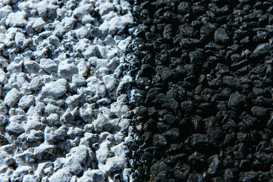 Ein Bild von Asphalt und Pech
